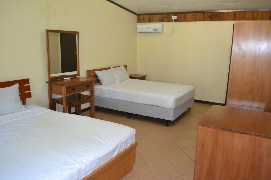 ราตู คีนี แบ๊คแพคเกอร์ แอนด์ ไดฟ์ รีสอร์ต Hotel เกาะมานา ห้อง รูปภาพ
