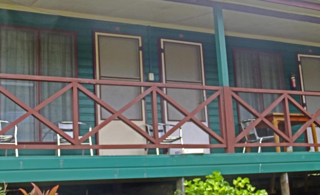 ราตู คีนี แบ๊คแพคเกอร์ แอนด์ ไดฟ์ รีสอร์ต Hotel เกาะมานา ภายนอก รูปภาพ