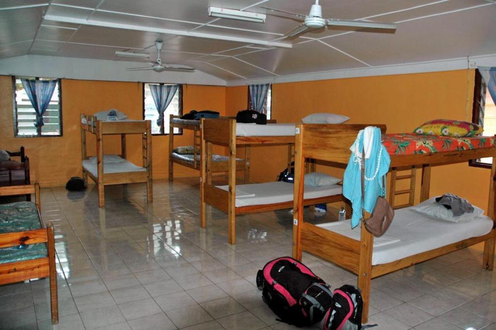 ราตู คีนี แบ๊คแพคเกอร์ แอนด์ ไดฟ์ รีสอร์ต Hotel เกาะมานา ห้อง รูปภาพ